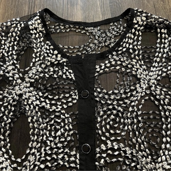 Chicos Travel Collection Needle Stitch Stiff Sheer
Black Silver Thread Jacket L - Picture 6 of 12